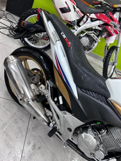 HONDA CB 300 R STD, Foto 2