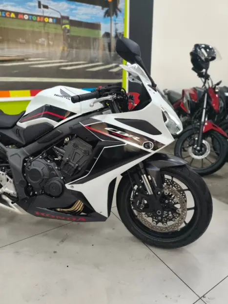 HONDA CB 650 R ABS, Foto 3