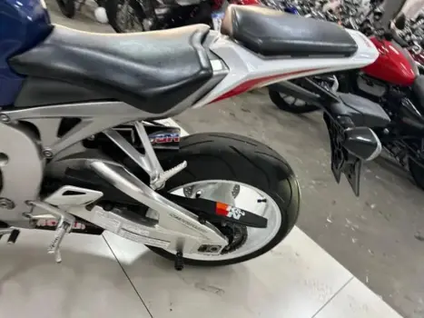 HONDA CBR 1000 RR FIRE BLADE, Foto 13