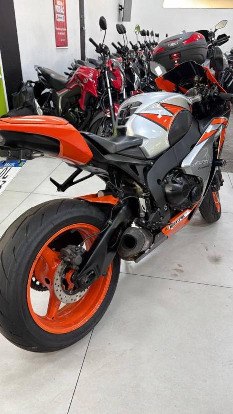 HONDA CBR 1000 RR FIRE BLADE, Foto 3
