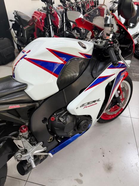 HONDA CBR 1000 RR FIRE BLADE, Foto 3