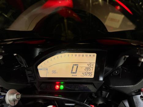 HONDA CBR 1000 RR FIRE BLADE, Foto 3