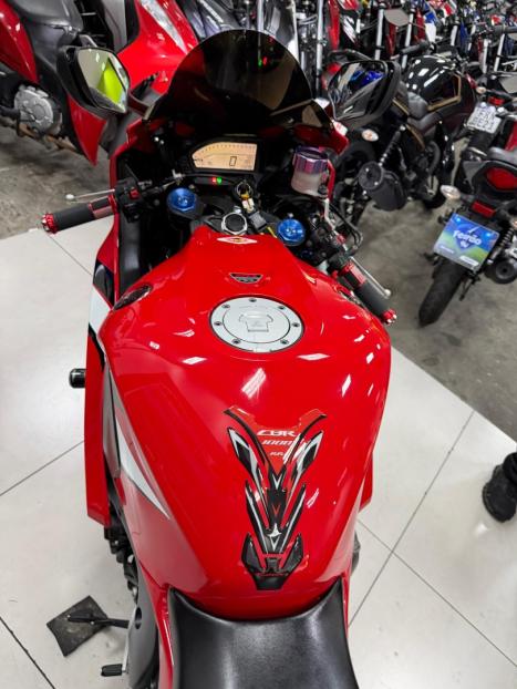 HONDA CBR 1000 RR FIRE BLADE, Foto 4