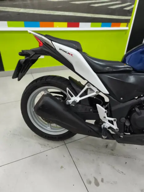 HONDA CBR 250 R, Foto 8