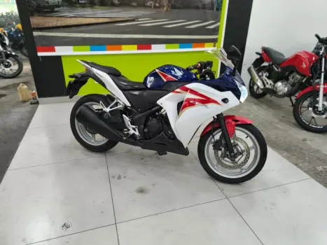 HONDA CBR 250 R, Foto 10