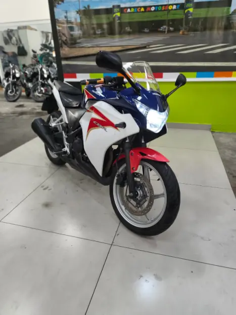 HONDA CBR 250 R, Foto 11
