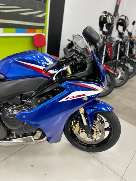 HONDA CBR 600 F , Foto 3