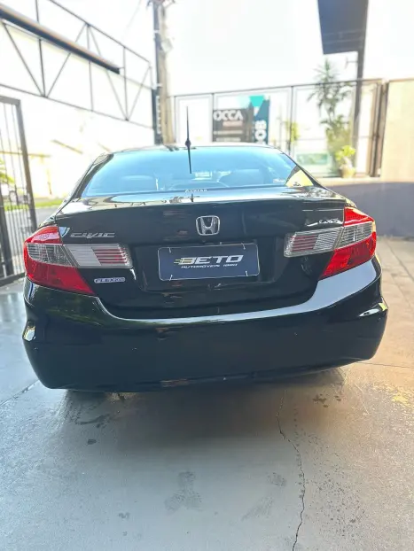 HONDA Civic 1.8 16V 4P FLEX LXS AUTOMÁTICO, Foto 2 HONDA Civic 1.8 16V 4P FLEX LXS AUTOMÁTICO, Foto 2