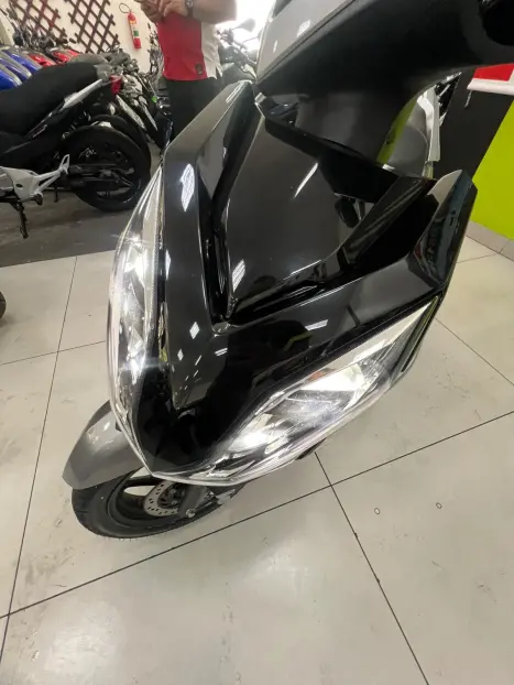 HONDA Elite 125 , Foto 2