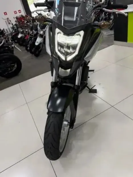 HONDA NC 750 X ABS, Foto 2