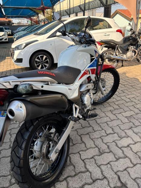 HONDA NX Falcon 400, Foto 3