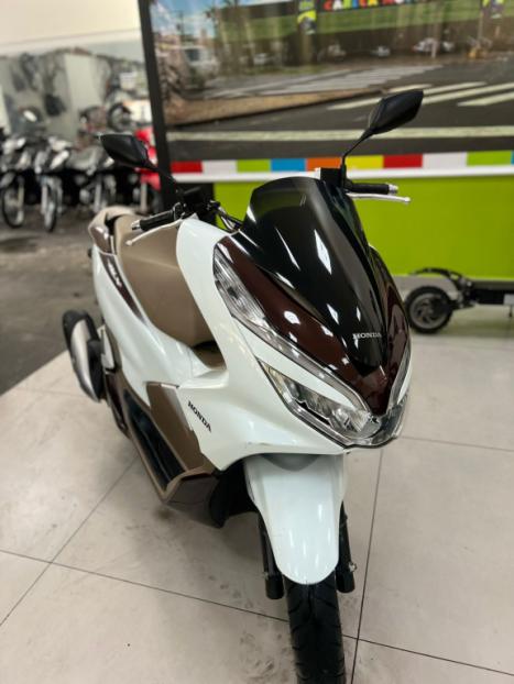HONDA PCX 150 DLX, Foto 2