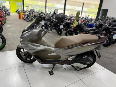 HONDA PCX 150 DLX, Foto 2