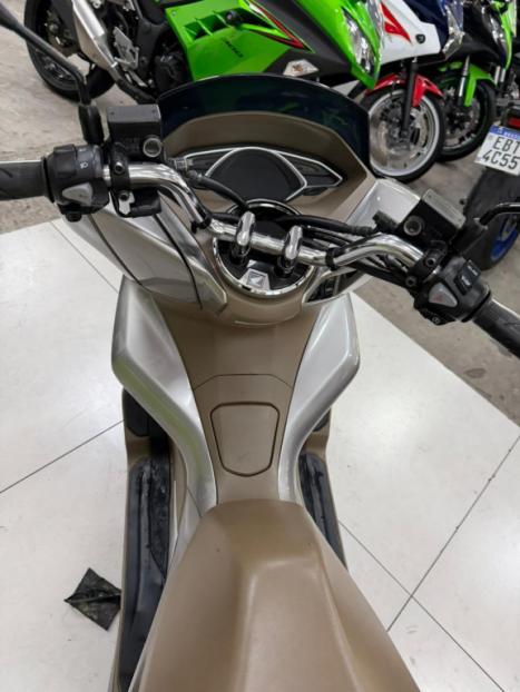 HONDA PCX 150 DLX, Foto 3