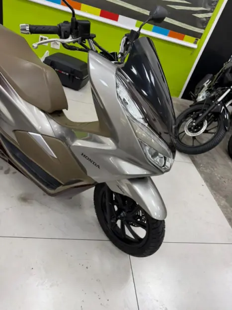 HONDA PCX 150 DLX, Foto 10