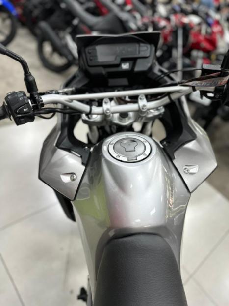 HONDA XRE 300 , Foto 6
