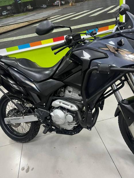 HONDA XRE 300 , Foto 3