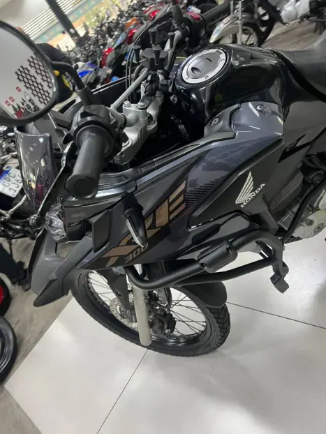 HONDA XRE 300 , Foto 13