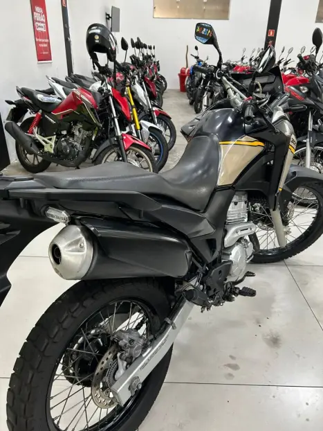 HONDA XRE 300 , Foto 4
