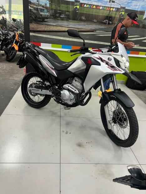 HONDA XRE 300 , Foto 1
