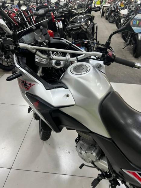 HONDA XRE 300 , Foto 8