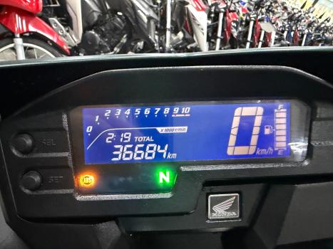 HONDA XRE 300 , Foto 8