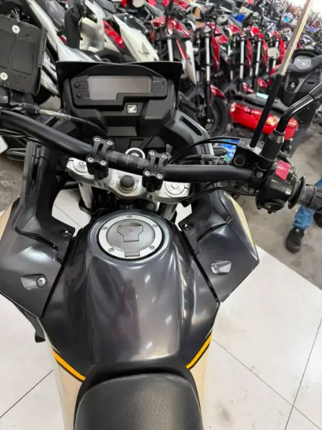 HONDA XRE 300 , Foto 12