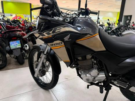 HONDA XRE 300 , Foto 6