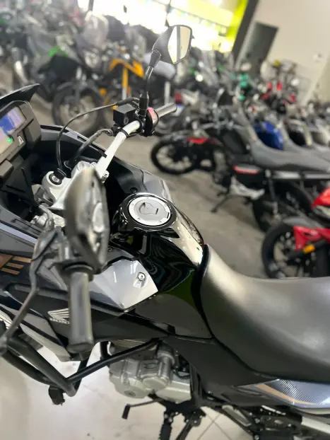 HONDA XRE 300 , Foto 8
