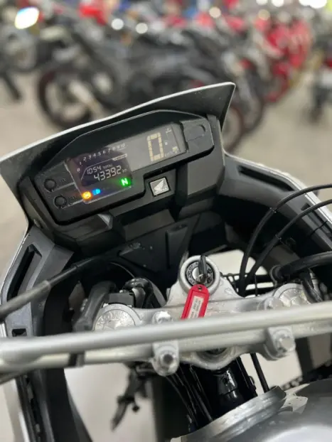 HONDA XRE 300 ABS, Foto 11