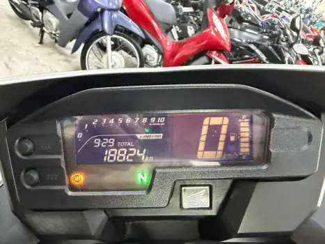 HONDA XRE 300 ABS, Foto 3