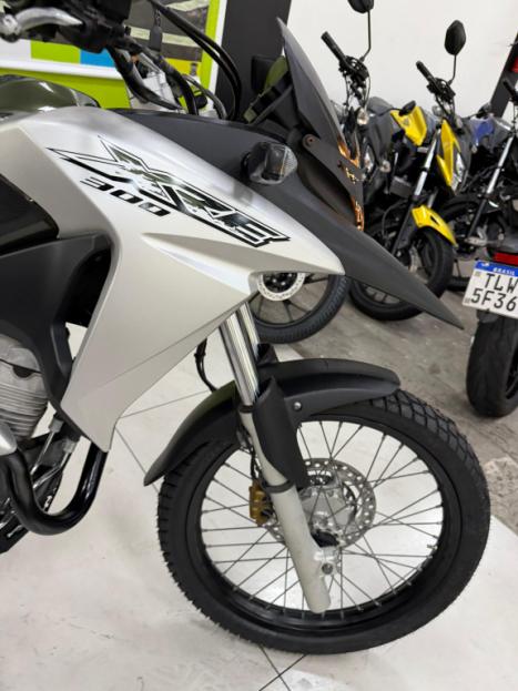 HONDA XRE 300 ABS, Foto 10