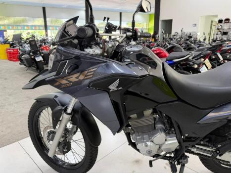 HONDA XRE 300 ABS, Foto 1