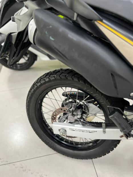 HONDA XRE 300 ADVENTURE, Foto 2