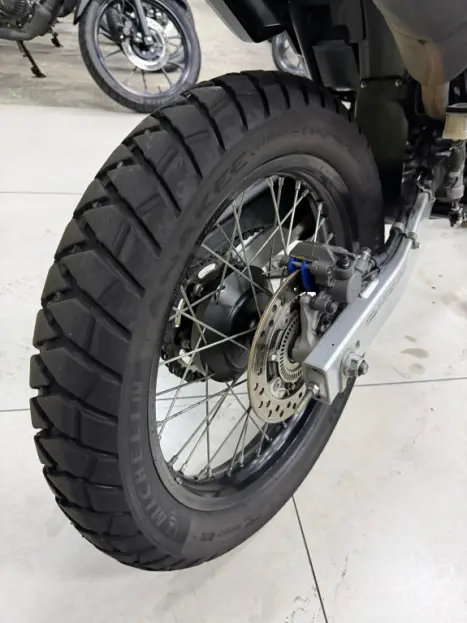 HONDA XRE 300 ADVENTURE, Foto 3