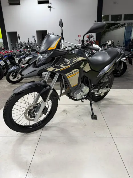 HONDA XRE 300 ADVENTURE, Foto 9
