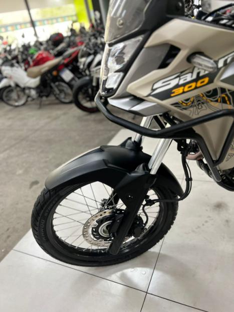 HONDA XRE 300 Sahara ADVENTURE, Foto 4