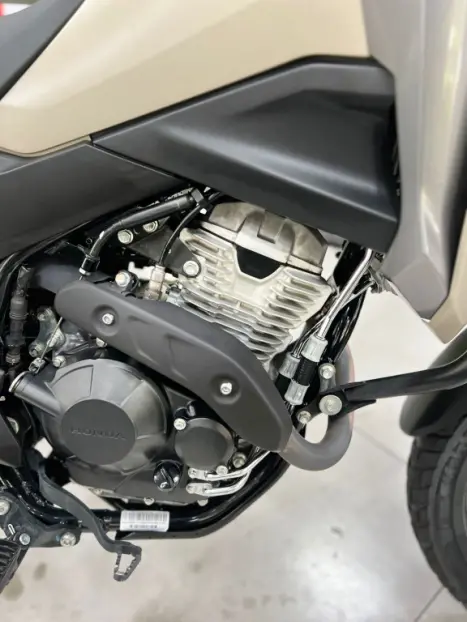 HONDA XRE 300 Sahara ADVENTURE, Foto 11