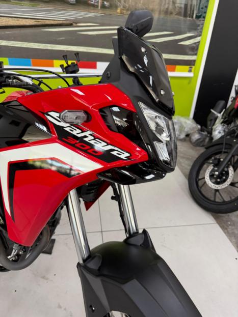 HONDA XRE 300 Sahara RALLYE, Foto 2