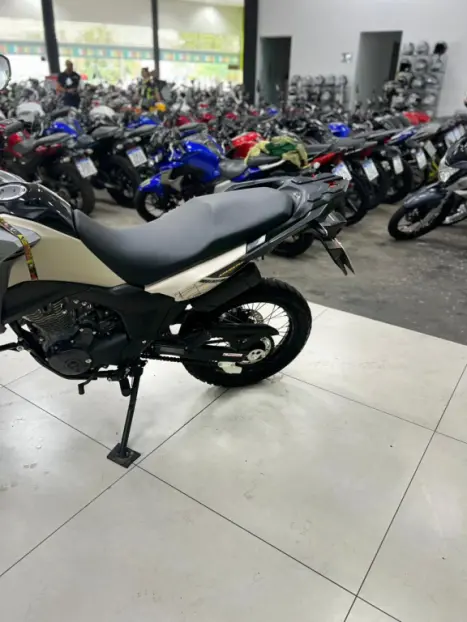 HONDA XRE 300 Sahara ADVENTURE, Foto 9