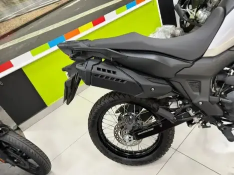 HONDA XRE 300 Sahara , Foto 4