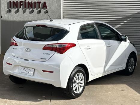 HYUNDAI HB 20 Hatch 1.6 16V 4P COMFORT FLEX AUTOM�TICO, Foto 4