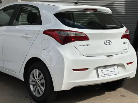 HYUNDAI HB 20 Hatch 1.6 16V 4P COMFORT FLEX AUTOM�TICO, Foto 14