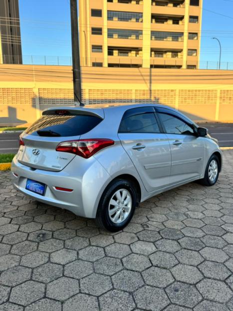 HYUNDAI HB 20 Hatch 1.6 16V 4P FLEX COMFORT PLUS AUTOM�TICO, Foto 4