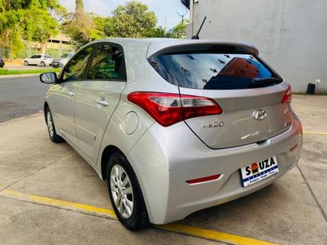 HYUNDAI HB 20 Hatch 1.6 16V 4P FLEX COMFORT PLUS AUTOM�TICO, Foto 8