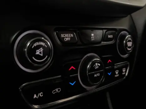 JEEP Cherokee 3.2 4P V6 24V 4X4 LIMITED AUTOMTICO, Foto 14