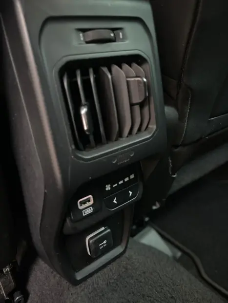 JEEP Commander 1.3 16V 4P FLEX T270 LIMITED TURBO AUTOM�TICO, Foto 17