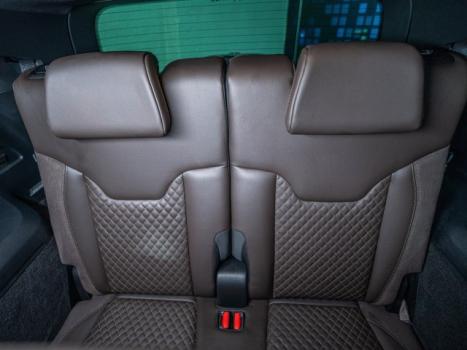 JEEP Commander 2.0 16V 4P TD380 OVERLAND 4X4 TURBO DIESEL AUTOM�TICO AT9, Foto 6