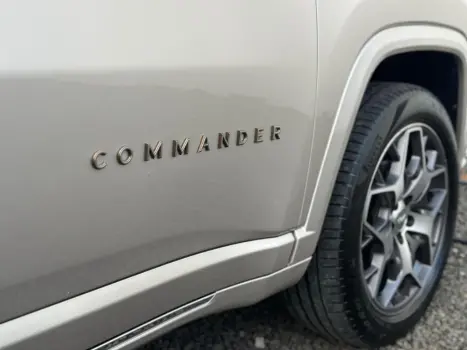 JEEP Commander 2.0 16V 4P TD380 OVERLAND 4X4 TURBO DIESEL AUTOM�TICO AT9, Foto 11