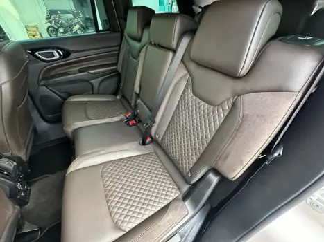 JEEP Commander 2.0 16V 4P TD380 OVERLAND 4X4 TURBO DIESEL AUTOM�TICO AT9, Foto 22